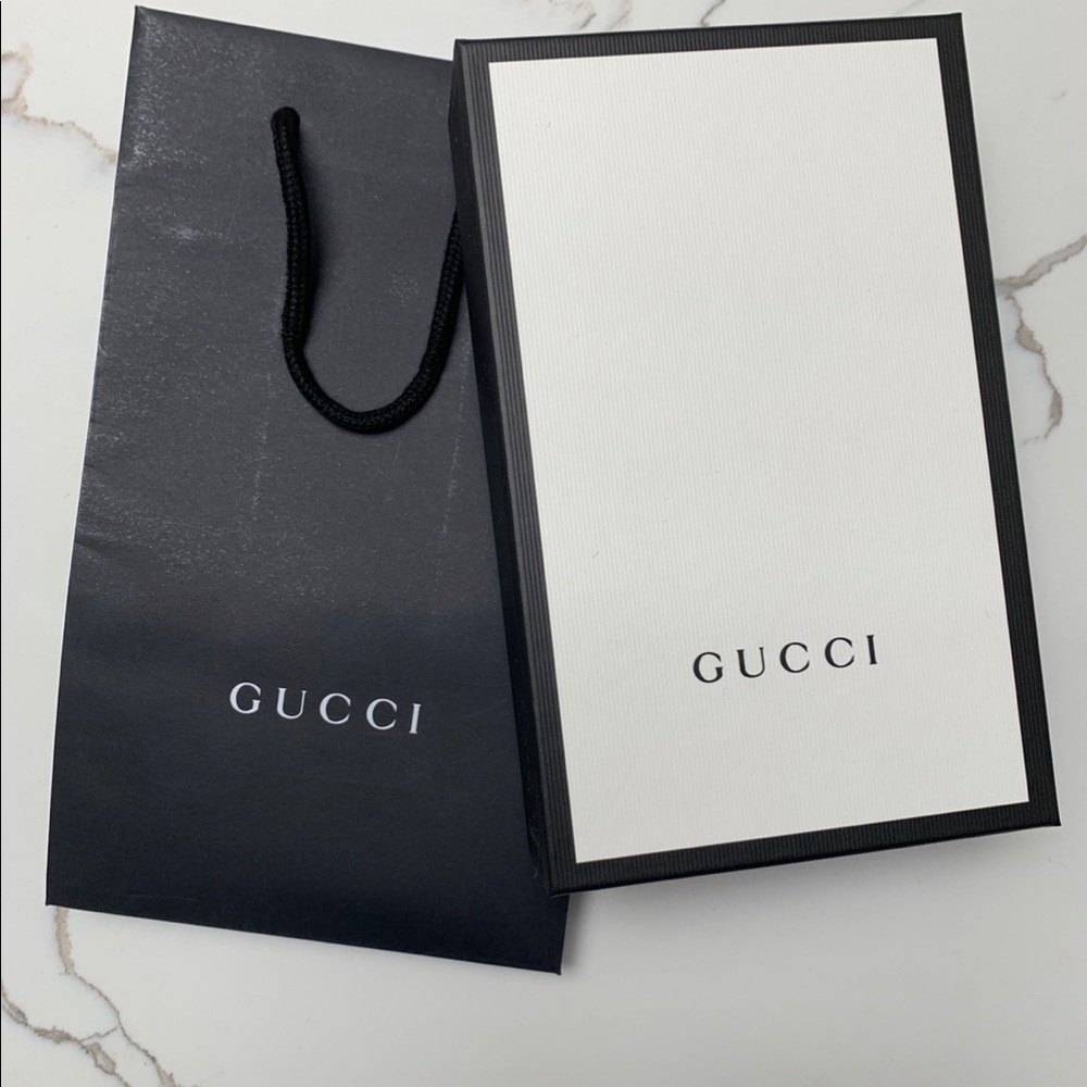 Gucci blooms wallet on chain
